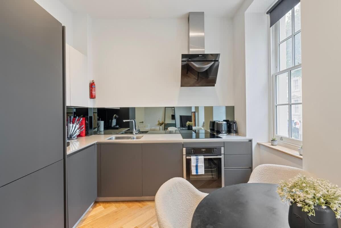 Lovely 1 Bedroom Flat In The Heart Of Holiday home