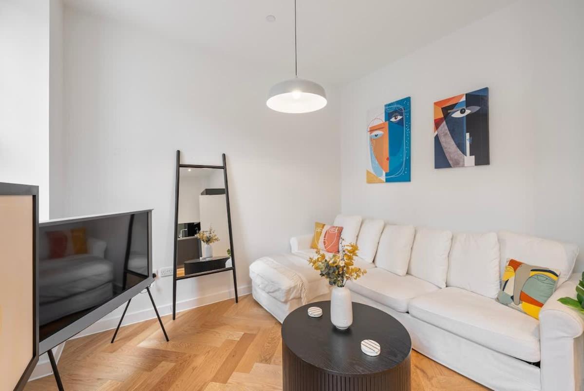 Lovely 1 Bedroom Flat In The Heart Of Holiday home London